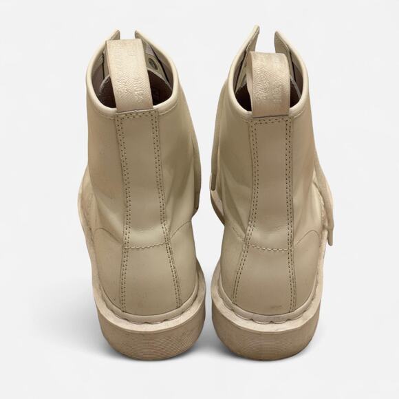 Hardly worn cream dr martens - Picture 4 of 5